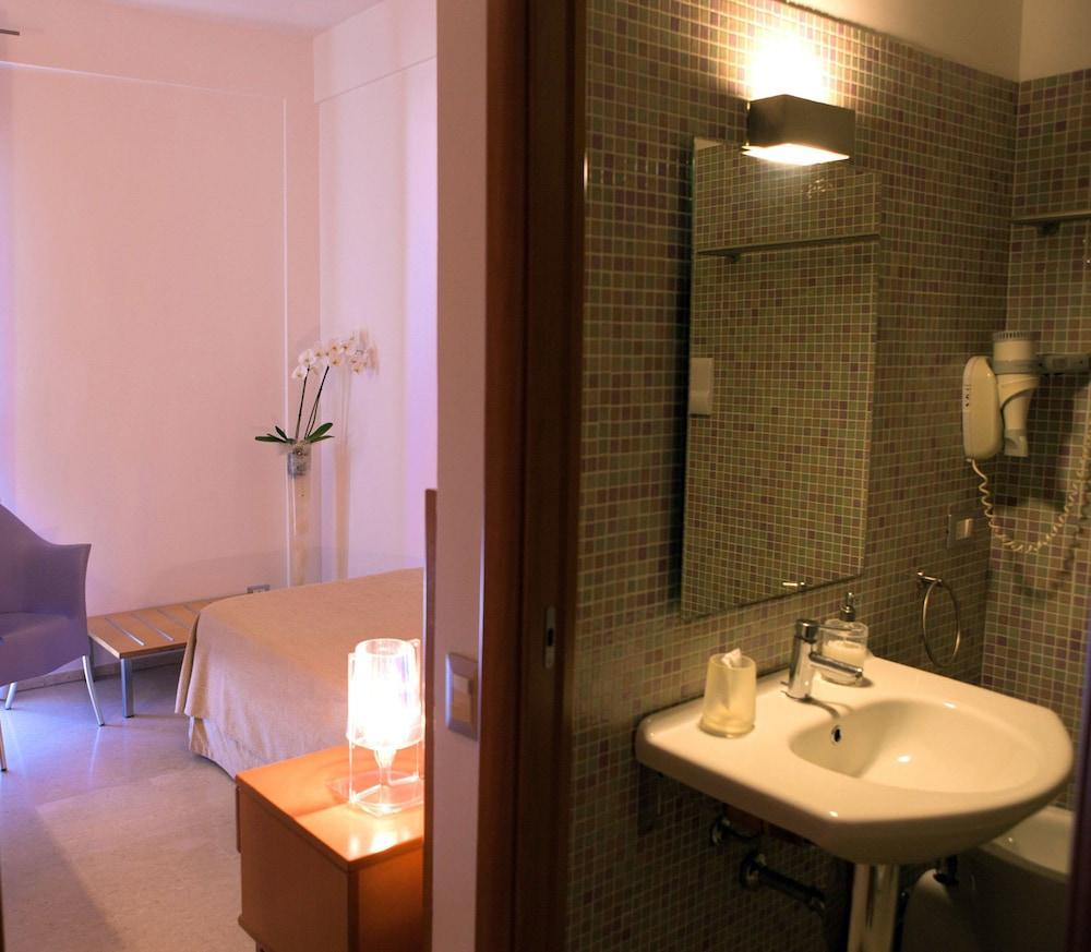 Le Saline Hotel Paceco Buitenkant foto